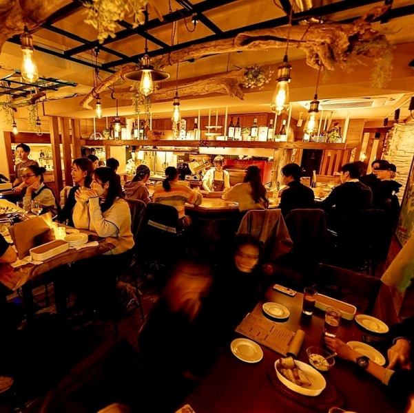 [Private Reservation] We accept reservations for 20 or more people from Sunday to Thursday, and 30 or more people on Friday, Saturday, and before holidays. Of course, we have microphones and projectors available.