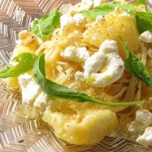 桃の冷製パスタ　～スパークリングワインのゼリーのせ～