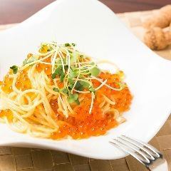 Rich sea urchin and salmon roe cream pasta