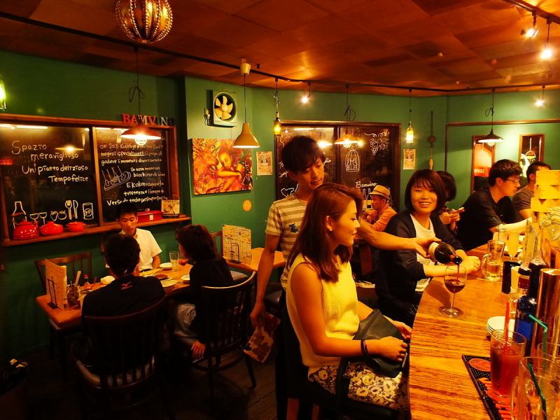 Beloved in Minato Ward for 10 years.A community-based Italian bar that you can enjoy without straining your shoulders.It's casual, but the food and drinks are perfect.At 399 yen for a highball and 399 yen for Naminami wine, it's cost-effective enough to be visited every day.