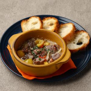 牛タンのアヒージョ