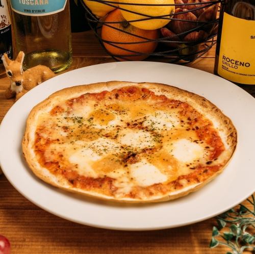 クワトロフォルマッジピザ