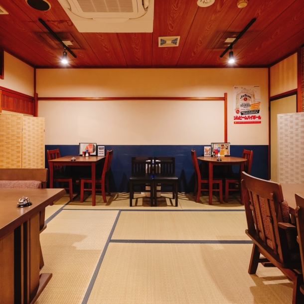 大人数での宴会も可能なお座敷席を完備。ゆったりお寛ぎいただけるお座敷席は、普段使いはもちろん、お仕事終わりのちょっとした飲み会やお食事会にもぴったり！また最大30名様の貸切も可能です◎会社宴会や歓送迎会、2次会など大人数で飲み会はぜひ当店をご利用ください。ご宴会にはコース料理がおすすめです