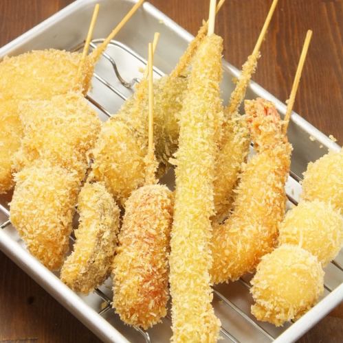 Delicious! Kushikatsu from 100 yen (tax included)