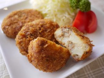 手造りポテトコロッケ