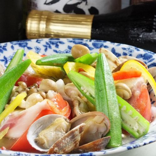 真鯛と緑野菜のワイン蒸し