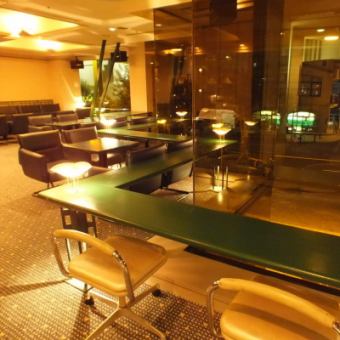 2階に貸切スペース！カラオケ歌い放題・TV付きで美味しいお料理も食べれます！人気の貸切ですので、お早めにご予約ください。