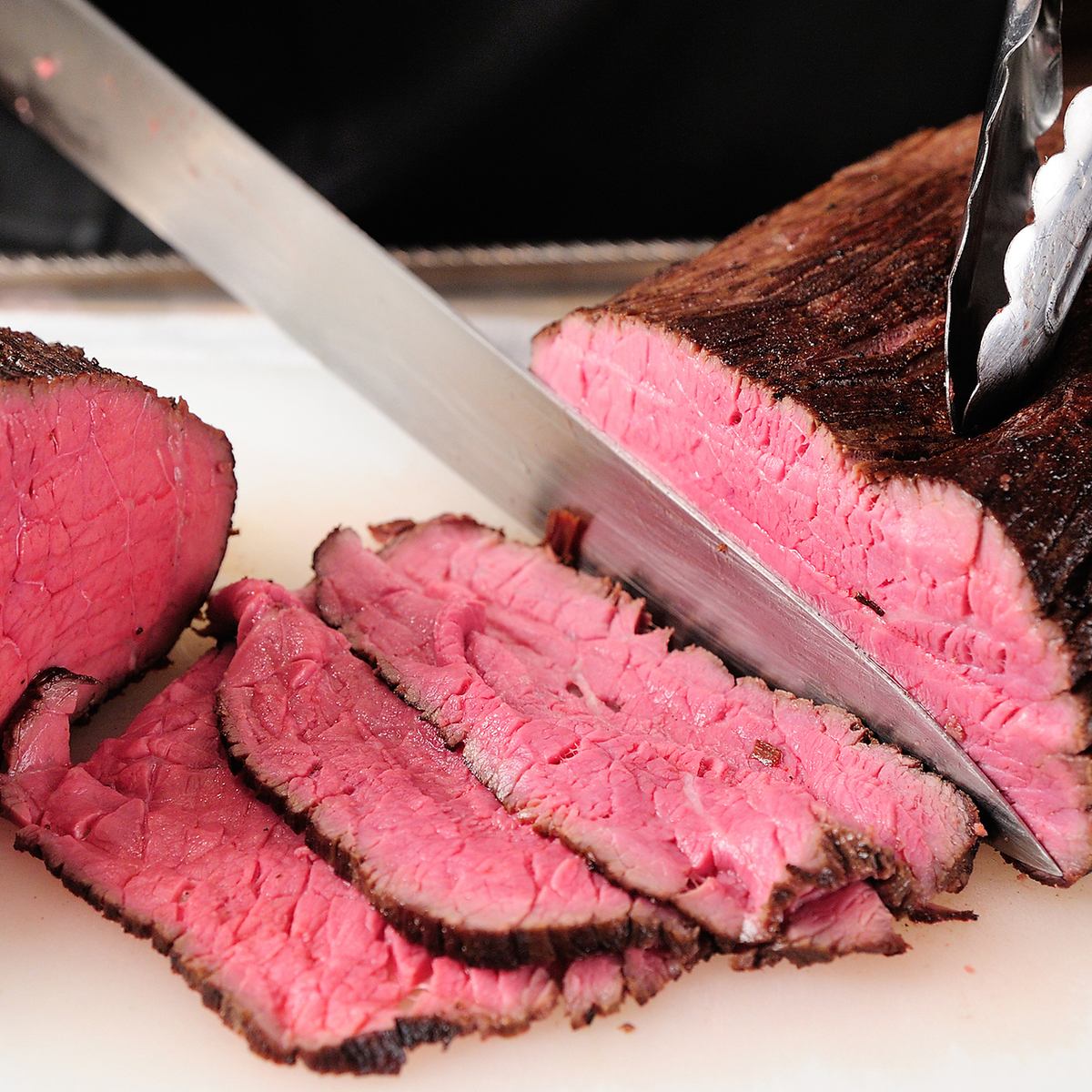 会話も弾む美味しいお料理と豊富なお酒で、愉しいひと時を☆