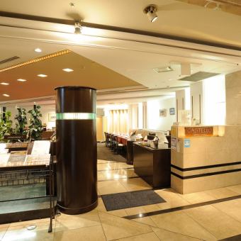 ホテルのラウンジすぐ横です