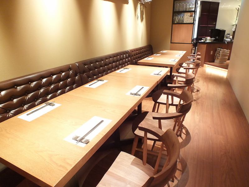 【オススメ宴会場】12名様から貸切可能です♪最大で3５名様程度貸切でご利用頂けます！オフィシャル宴会はもちろんプライベートな飲み会にも使いやすくなっております♪