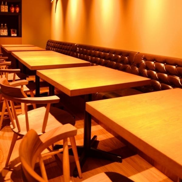 【オススメ宴会場】16名様よりテーブル席の貸し切り可能です!店舗貸し切りは24名様から、最大28名様までご利用可能です!オフィシャル宴会はもちろんプライベートな飲み会にも使いやすくなっております♪