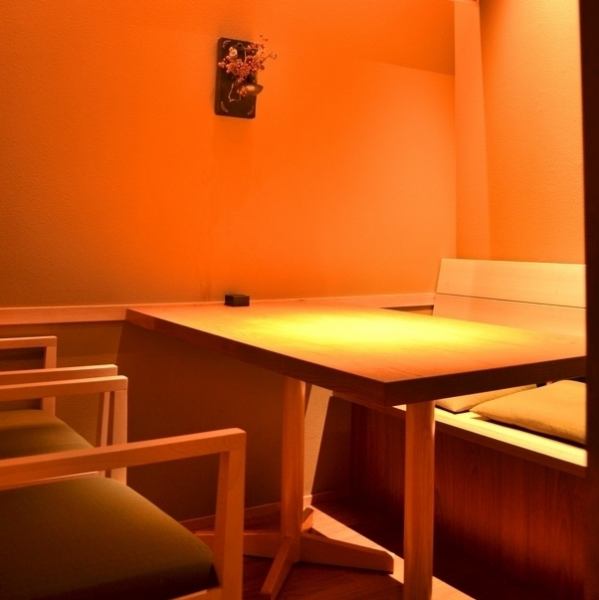 【完全個室有り】2名様~ご利用頂けます♪最大5名様までご利用頂けます♪切り離された空間で接待などでもご利用しやすくなっております!