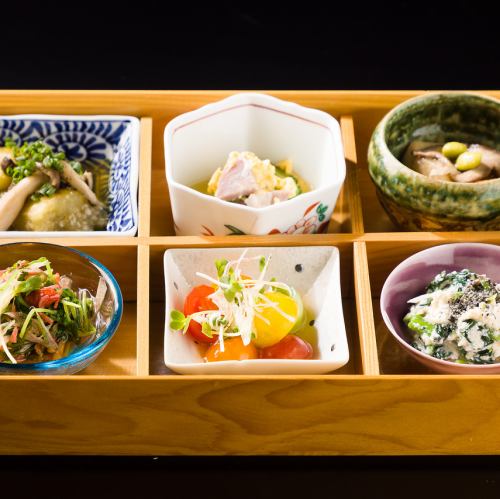 Nagobanzai 6 types assorted in a wooden box