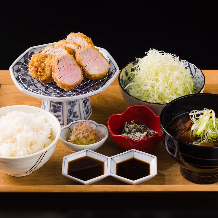 ランチはとんかつ御膳をご提供しております！