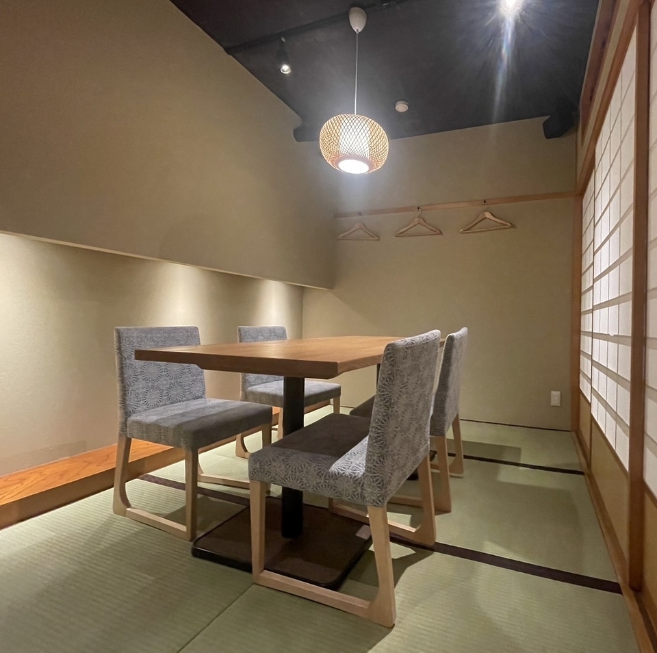 個室のお席を完備。接待や各種宴会にもご利用いただけます。