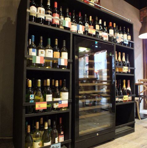 CONA's discerning wine cellar always has more than 80 kinds of carefully selected wines ♪ Wine bottle ALL 2090 yen !!