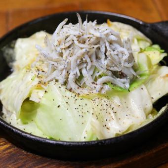 Sauteed whitebait and anchovy cabbage