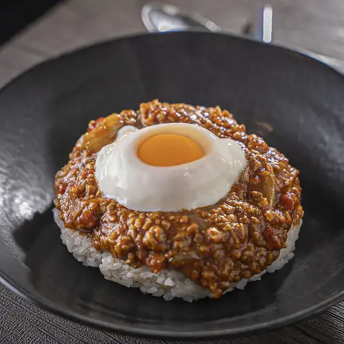 【満足感と健康を両立する特製カレー&パスタ】