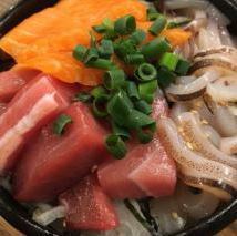 新登場！海鮮丼 980円（税込）