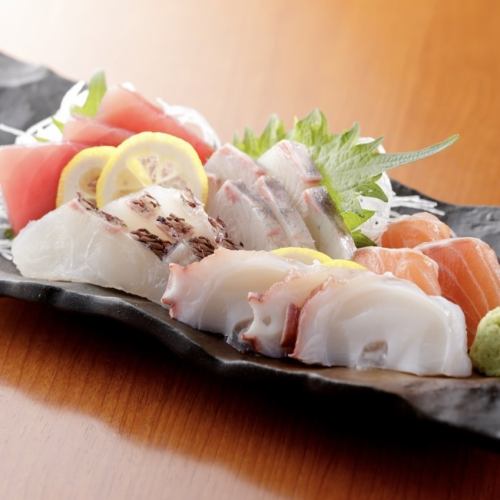 Assortment of 5 types of sashimi