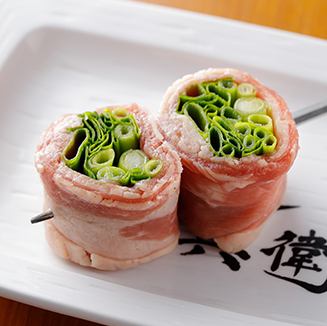 浅蓝色