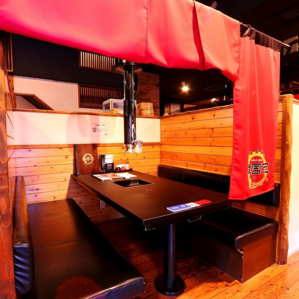 The table space on the 2nd floor can be reserved for more than 20 people and can be enjoyed without worrying about the surroundings ♪♪ [Miyakomachi Yakiniku All-you-can-eat and all-you-can-drink Meat Oita Wagyu Oita Private Room Digging Izakaya Korean Garden]