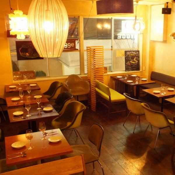 ◆ Scandinavian-style dining bar ◆ Please enjoy the unique atmosphere of the restaurant with Scandinavian furniture.Counter seats with various chairs.The table is wide and spacious.★ For a super luxurious special girls-only gathering ★ [Funabashi Girls-only gathering Funabashi station cheese]