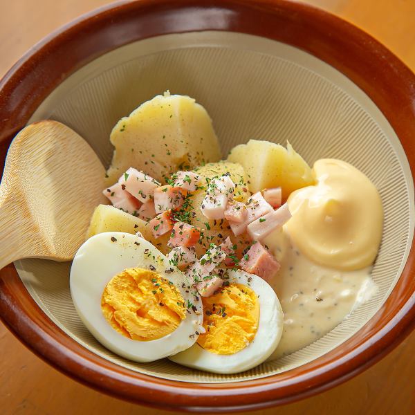 Very popular! Your favorite potato salad 480 yen (tax included)