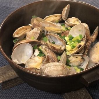 Clams steamed in wine
