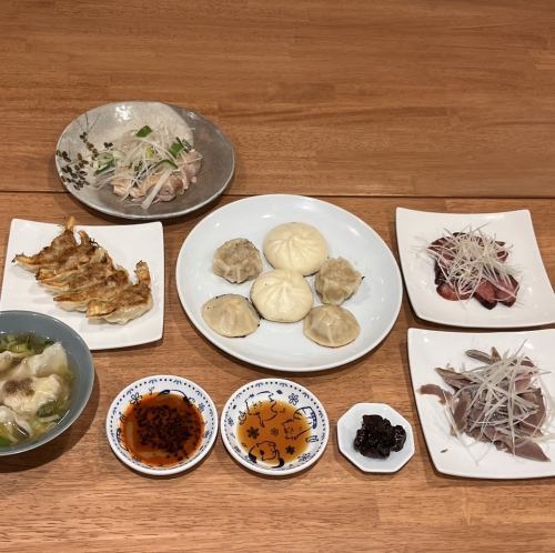 [◆Luxurious course with excellent value for money] A 4,500 yen course (tax included) where you can compare the taste of exquisite gyoza that are also popular in the media.