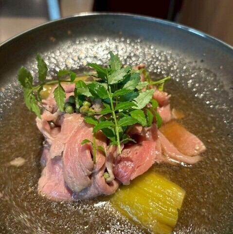 牛リブロースと緑茄子の炊き合わせ（Simmered Beef Ribeye and Green Eggplant）