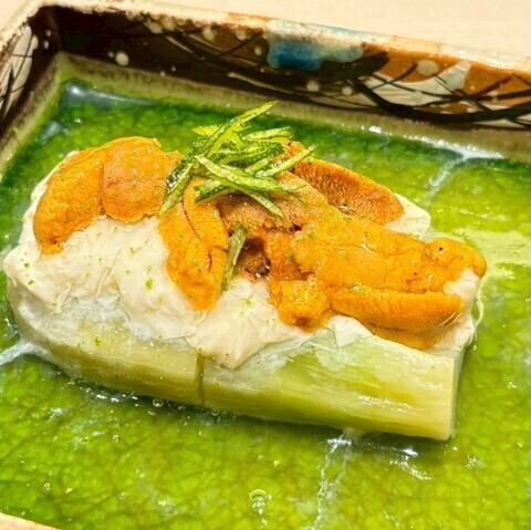雲丹、茄子、湯葉の冷菜　土佐酢掛け（Chilled Sea Urchin, Eggplant, and Yuba with Tosa-Style Vinegar）