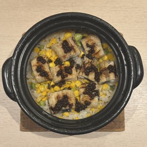 29.季節の土鍋ご飯(Seasonal Rice cooked in a Clay pot