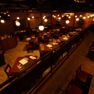 【테이블석】비일상 공간의 테이블석!마치 별세계에 헤매는 것 같은 공간입니다.빛나는 조명과 생생한 요리가 마음을 빼앗습니다.여기에서는 테이블석에서 특별한 시간을 즐길 수 있어 맛있는 요리와 함께 감동이 펼쳐집니다.마치 영화의 한 장면과 같은 특별한 시간을 드라마틱한 테이블석에서 보내세요★