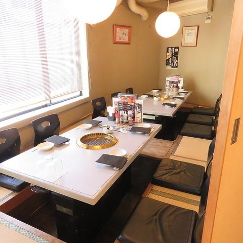 6名様用や12名様用など個室充実。宴会や接待には完全個室がオススメです。落ち着いて食事と会話が楽しめます。掘りごたつ席もあり、リラックスしながら大切な方との時間をお過ごしください◎