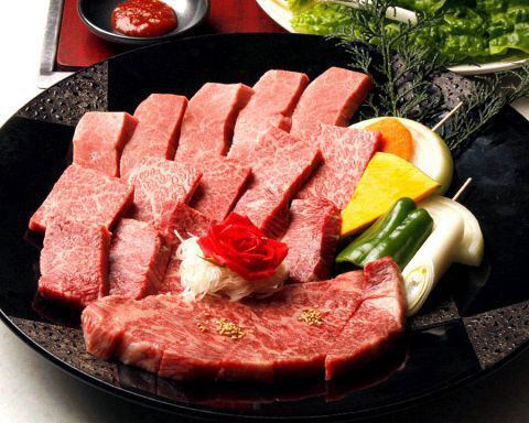 常連さま御用達♪創業65年・梅田明月館の真骨頂！ブランド牛の特撰尽くし焼肉コース