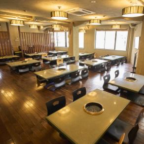 20~65名様可。20名様以上で3F(20~50名様)貸切の場合、喫煙可。