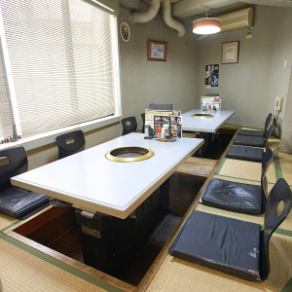 掘りごたつ席の個室はゆったり落ち着きます。6名様用。(4~7名様完全個室。2~4名様半個室)