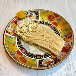 Enoki mushrooms / Konjac