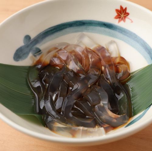 Kyoto kudzu cut with black sugar syrup