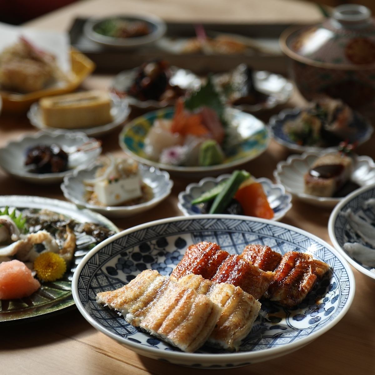 [Established 90 years ago] The famous eel from this long-established wholesaler is exquisite.There is also a special counter and completely private rooms.