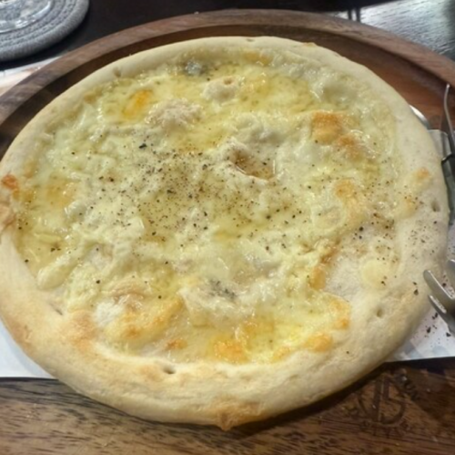 クワトロチーズピザ
