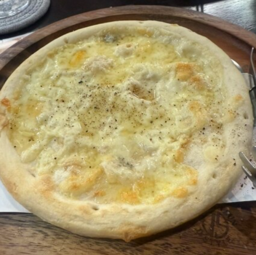 クワトロチーズピザ