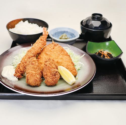海鮮フライ定食/カキフライ定食　各