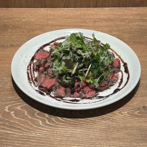 牛赤身ランプ肉のタリアータ 濃厚バルサミコソース
