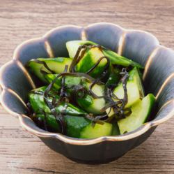 Salted kelp and cucumber