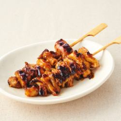 Chicken skin skewers (2 skewers)