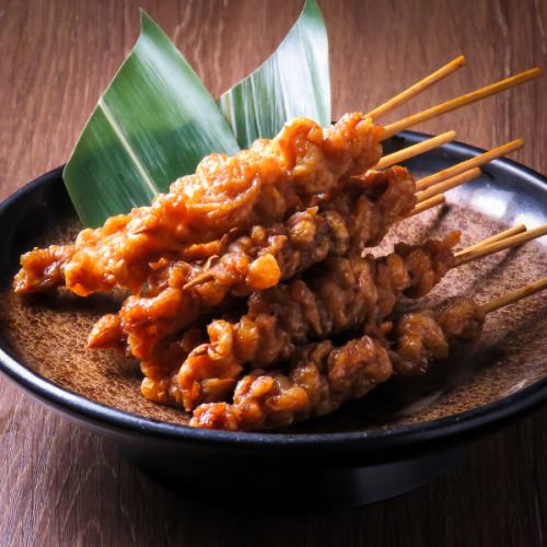 【最適合舉杯祝酒】品嚐博多名產“Guru炭火烤雞皮”，度過幸福的一刻♪和舉杯祝酒一起享用如何？