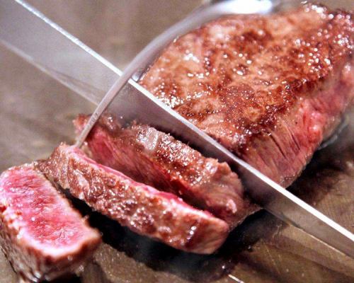 The finest steak meat, made by one of the few livestock farmers in Nagaoka, and other exquisite dishes... using the finest beef from Nagaoka!!