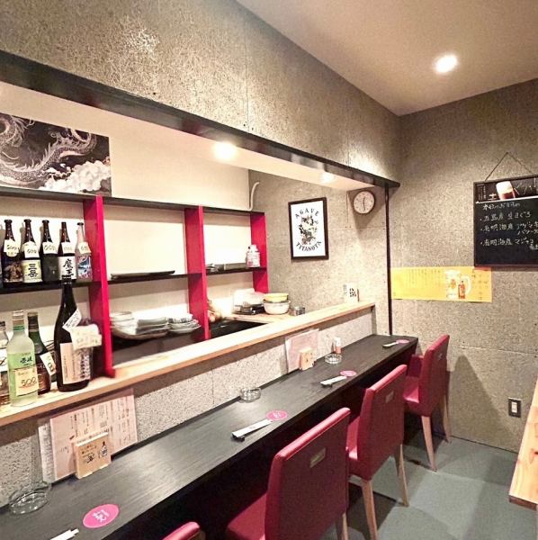 お一人様も気軽にカウンターでお食事をお楽しみいただけます。お仕事帰りのサク飲みや、ご友人とのお集まりにも最適です◎デートやお誕生日、記念日などのお祝いにも◎是非当店をご利用ください。